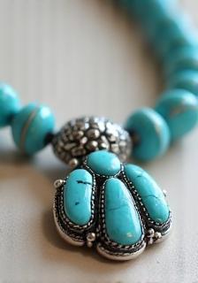 Handgemachte Halskette mit Türkis und Silberanhänger